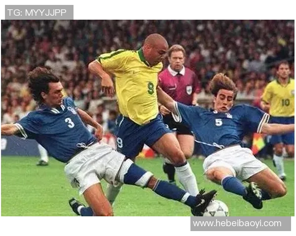 6号球衣背后的传奇故事与足球明星的辉煌成就解析 6号球衣背后的传奇故事与足球明星的辉煌成就解析