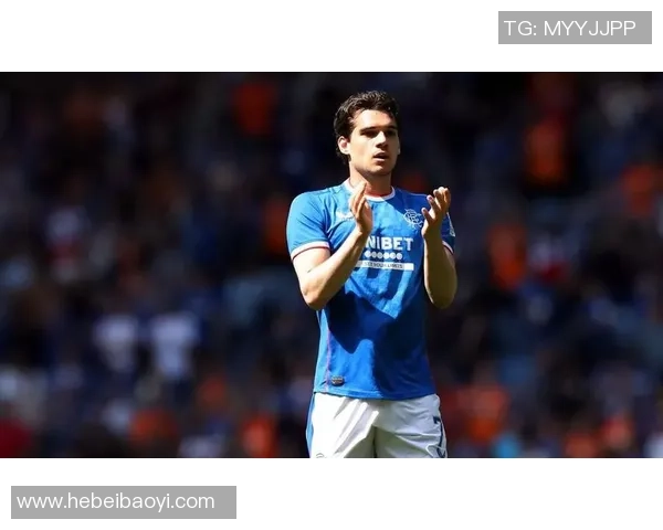 19岁足球明星崭露头角引领新时代球场风潮成就未来之星 19岁足球明星崭露头角引领新时代球场风潮成就未来之星